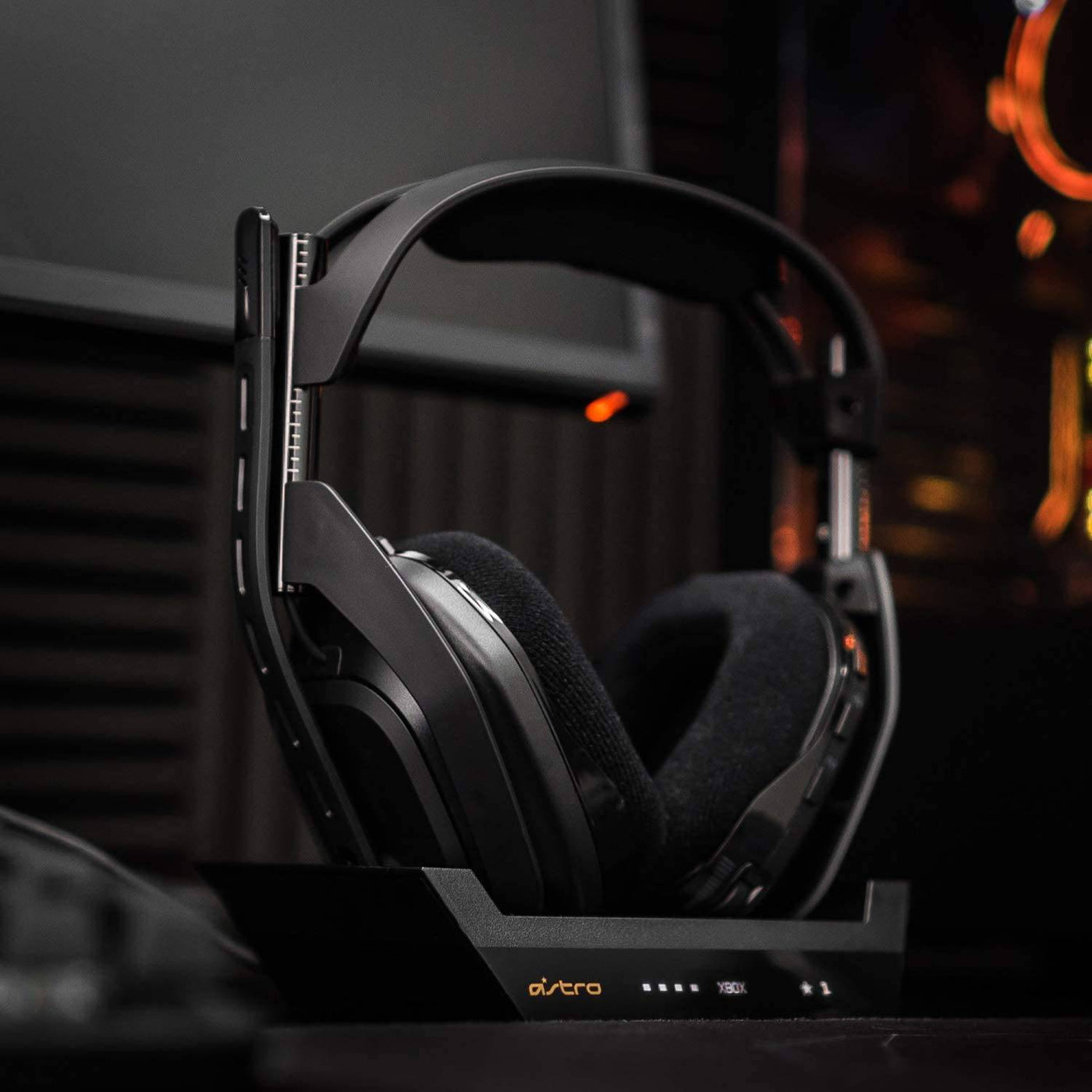 Audífonos Gamer Astro A50 Inalámbricos c/ Dolby Audio + Base de carga