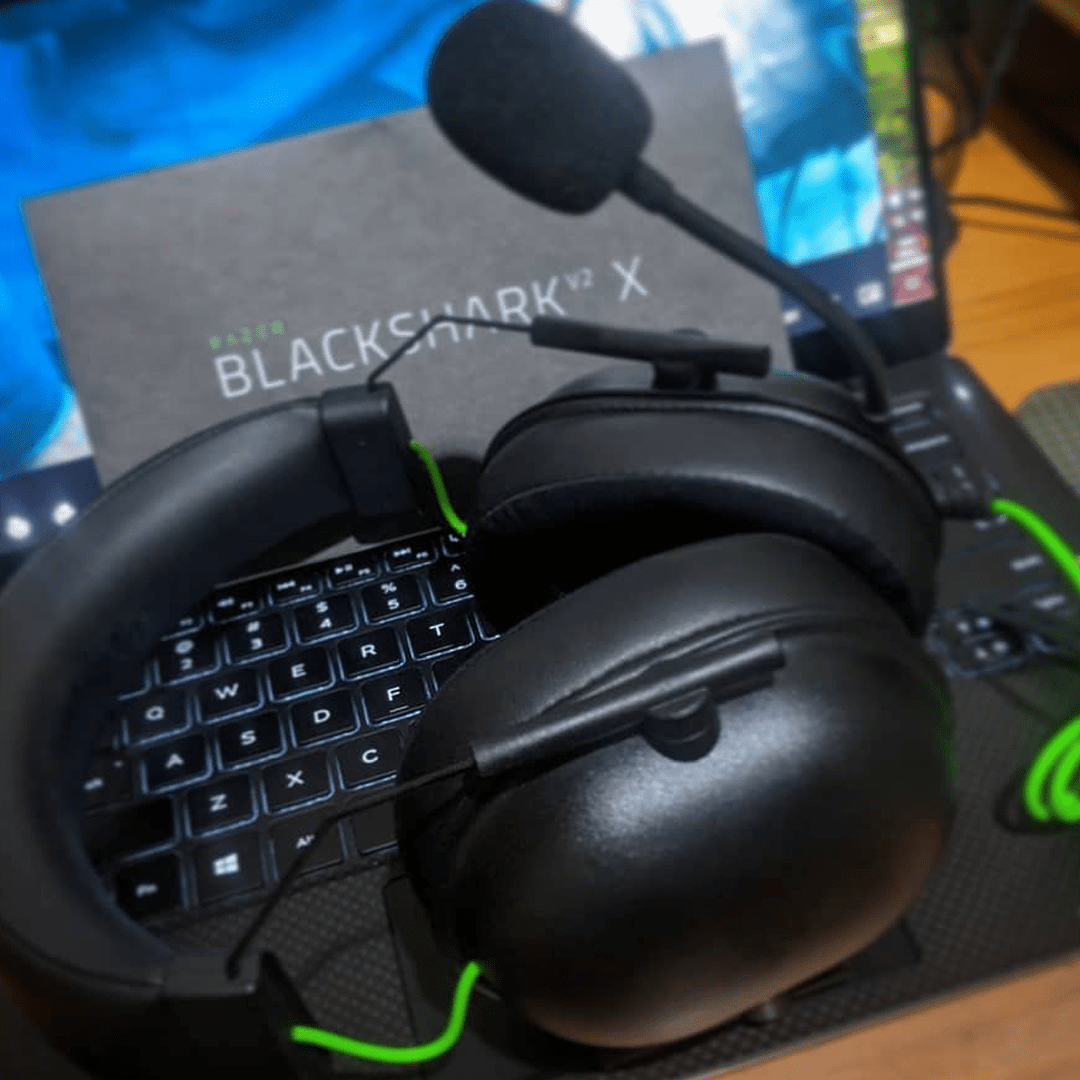 Audifonos Razer Blackshark V2 + USB SOUND CARD