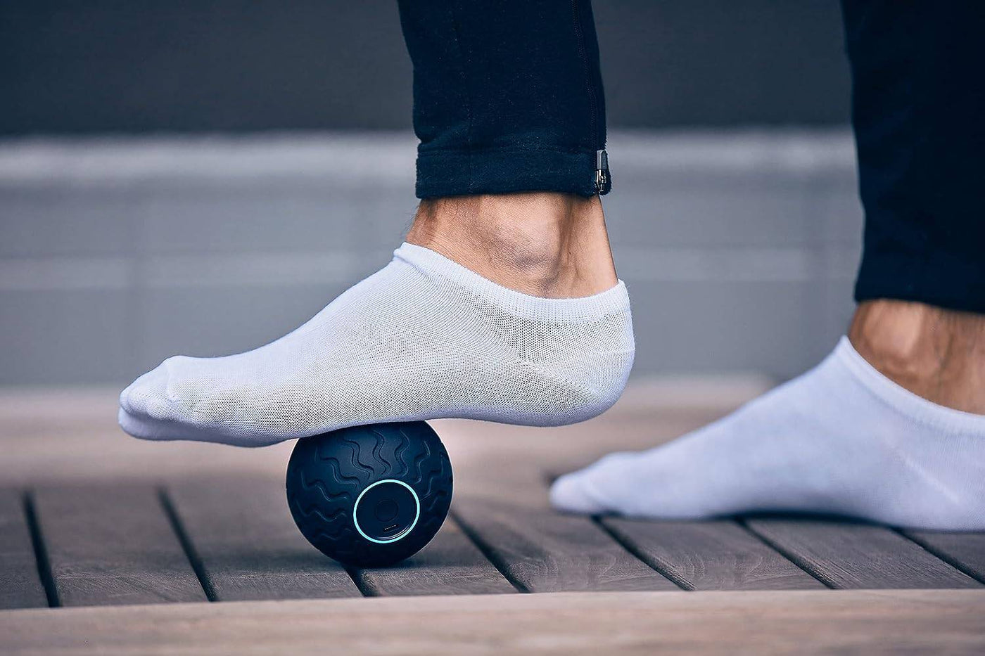 Masajeador Therabody Wave Solo bluetooth Bola de terapia portátil con frecuencias de vibración